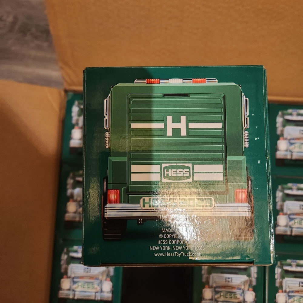 COPY - 2023 HESS POLICE TRUCK AND CRUISER - Picture 5 of 5